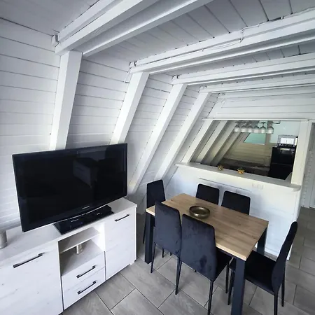 木屋 Biale Molo - &